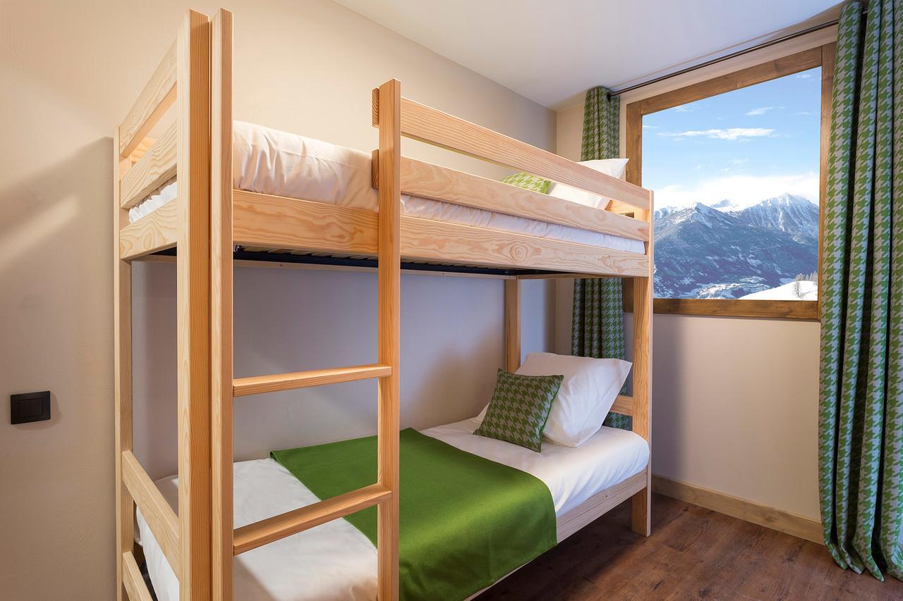 Three-Bedrooms Plus Apartment,654437694:JPEG